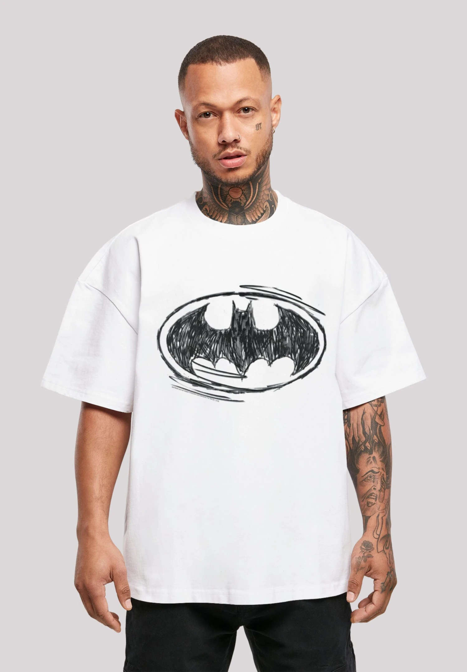 F4NT4STIC Batman Superheld Comic Sketch Logo Oversize - T-Shirt Print - White 3 F4NT4STIC Batman Superheld Comic Sketch Logo Oversize - T-Shirt Print - White