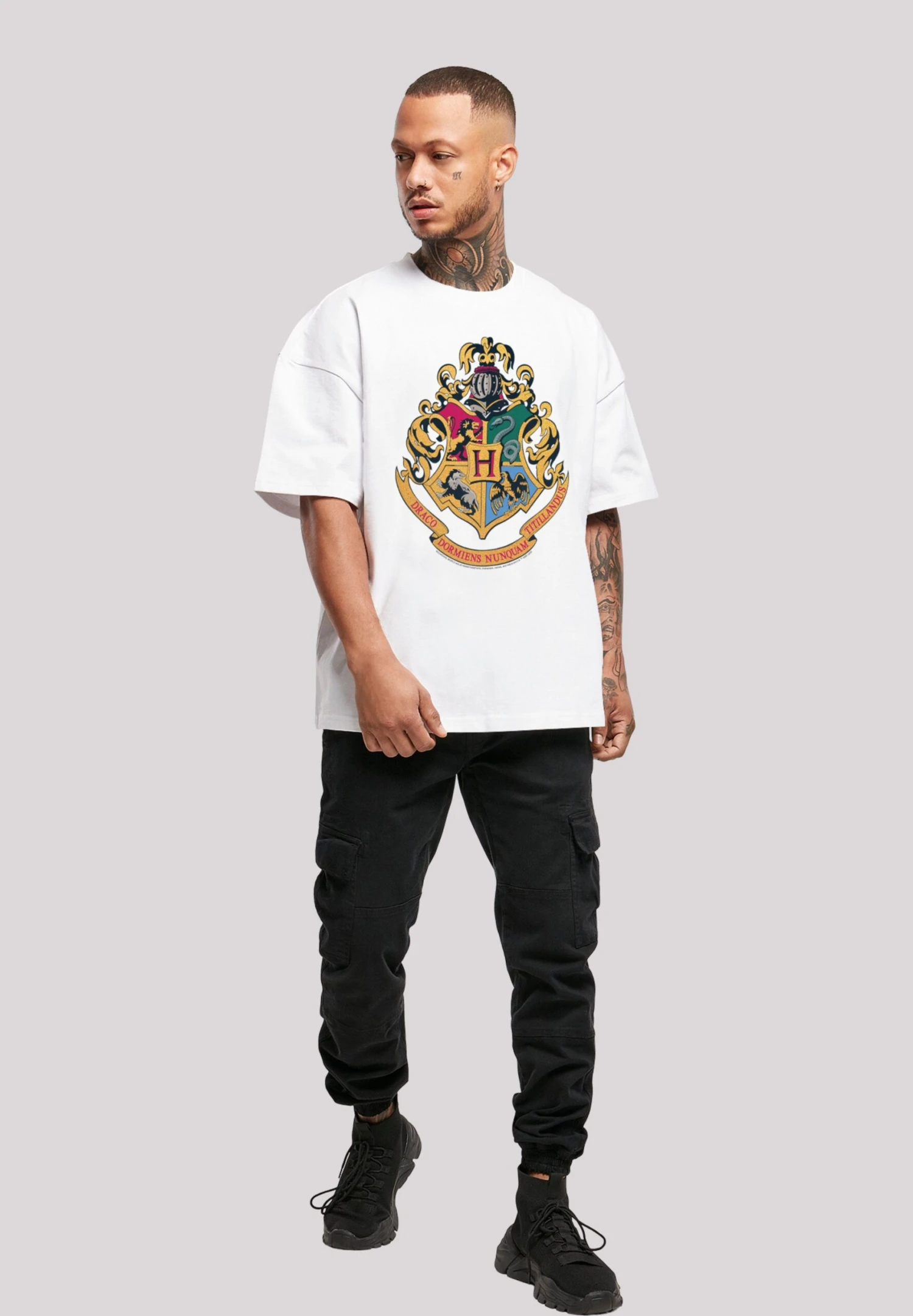 F4NT4STIC Harry Potter Hogwarts Crest Gold - T-Shirt Print - White 4 F4NT4STIC Harry Potter Hogwarts Crest Gold - T-Shirt Print - White - Afbeelding 2