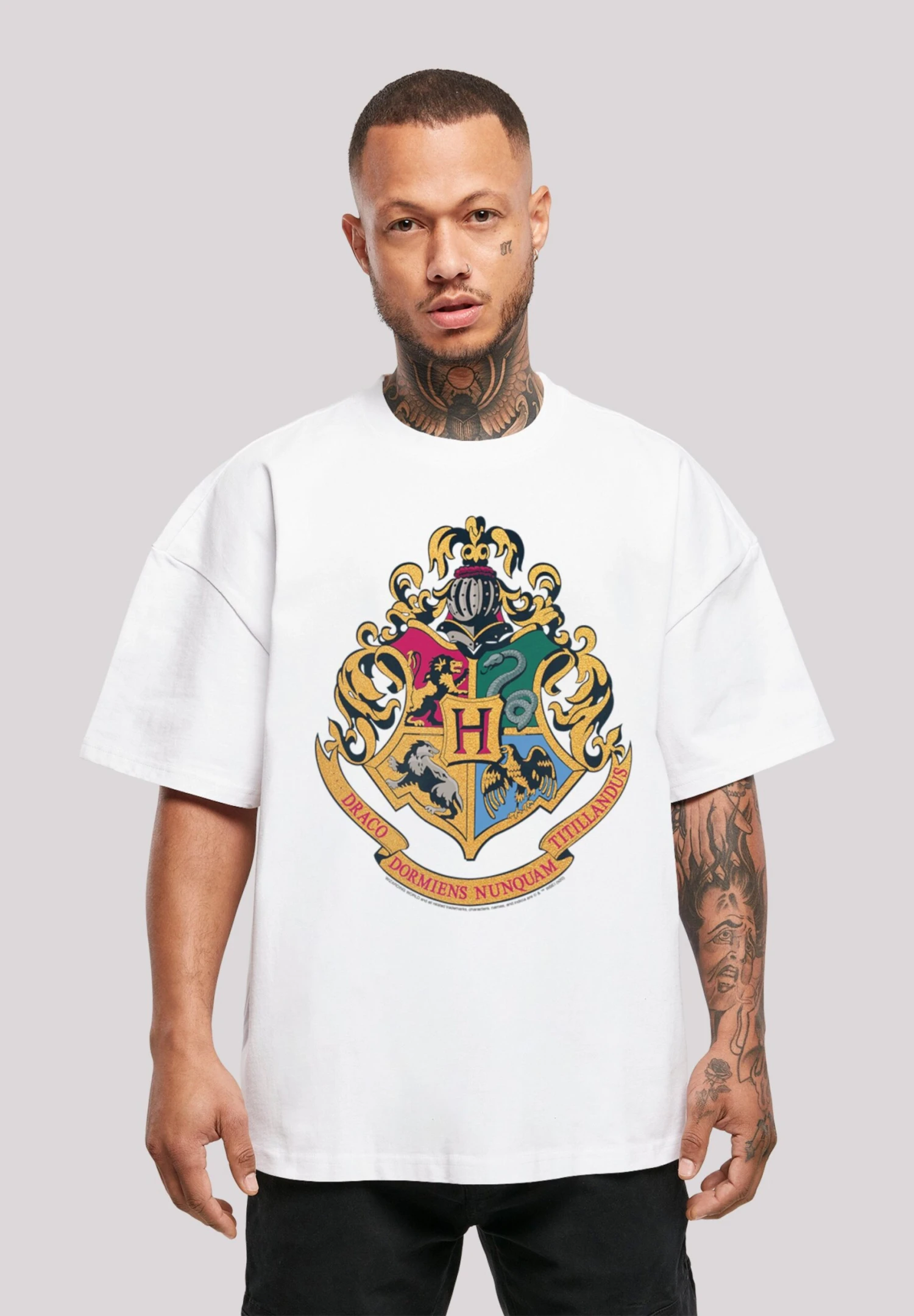F4NT4STIC Harry Potter Hogwarts Crest Gold - T-Shirt Print - White 3 F4NT4STIC Harry Potter Hogwarts Crest Gold - T-Shirt Print - White